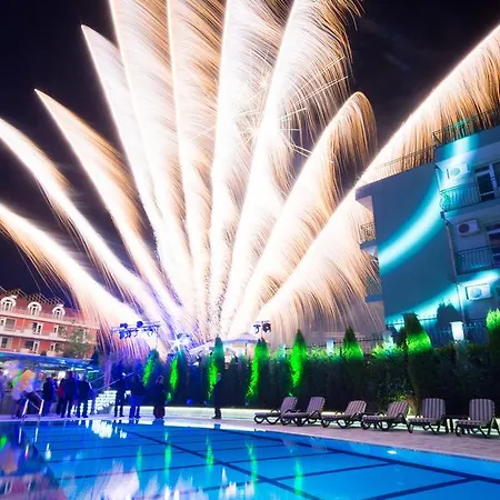 ホテル Siena Palace 4*