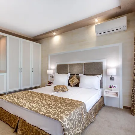 Отель Siena Palace Приморско