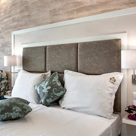 מלון Siena Palace 4*